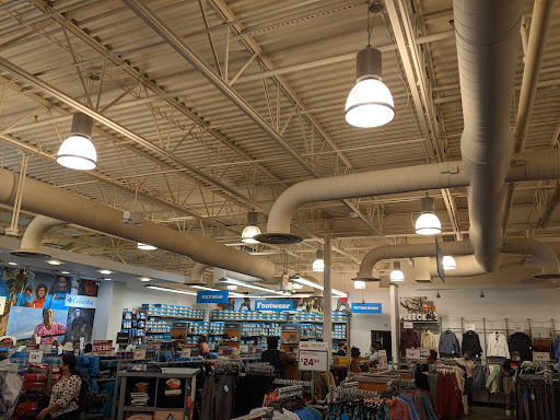 Sportswear Store «Columbia Sportswear Outlet Store», reviews and photos, 5885 Gulf Fwy #301, Texas City, TX 77591, USA