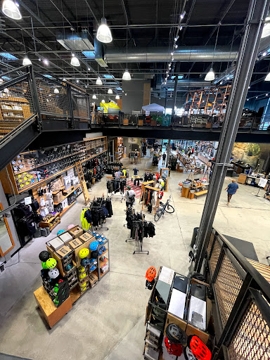 Camping Store «REI», reviews and photos, 1466 N Halsted St, Chicago, IL 60642, USA