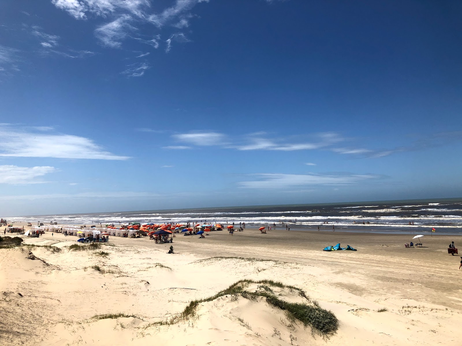 Fotografie cu Praia Rainha do Mar - locul popular printre cunoscătorii de relaxare