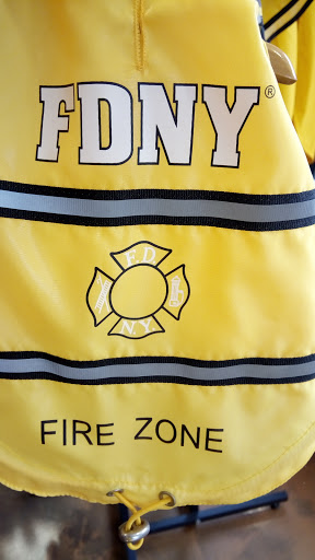 Pet Supply Store «Modern Pet», reviews and photos, 212-77 26th Ave, Bayside, NY 11360, USA