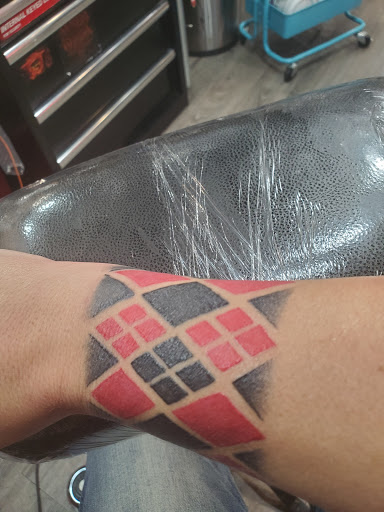 Tattoo Shop «Ballerz Ink Tattoo & Piercing», reviews and photos, 7808 Fruitridge Rd, Sacramento, CA 95820, USA