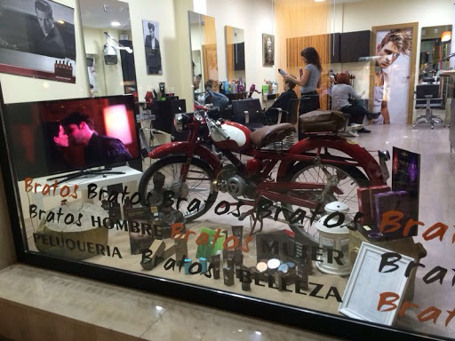 Información y opiniones sobre Peluquería Bratos de Valladolid