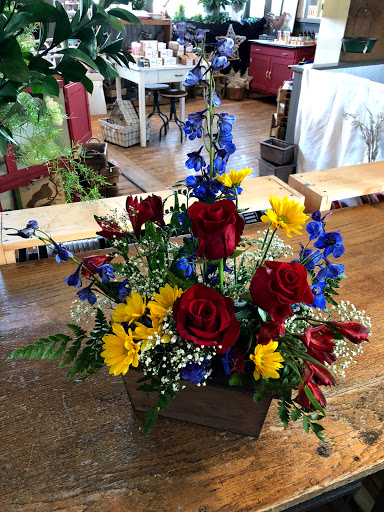 Florist «Platform 322», reviews and photos, 322 W Main St, Lexington, IL 61753, USA