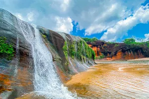 Tham Phra Waterfall image