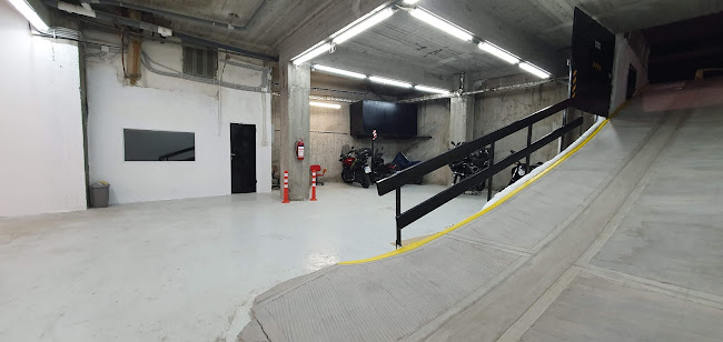 Σχόλια και κριτικές για το moto parking