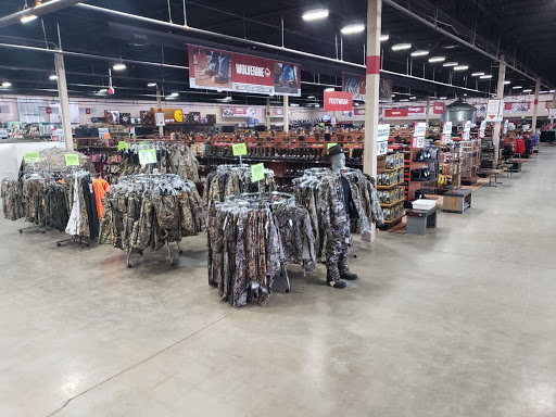 Sporting Goods Store «Big R of Homer Glen», reviews and photos, 15830 S Bell Rd, Homer Glen, IL 60491, USA