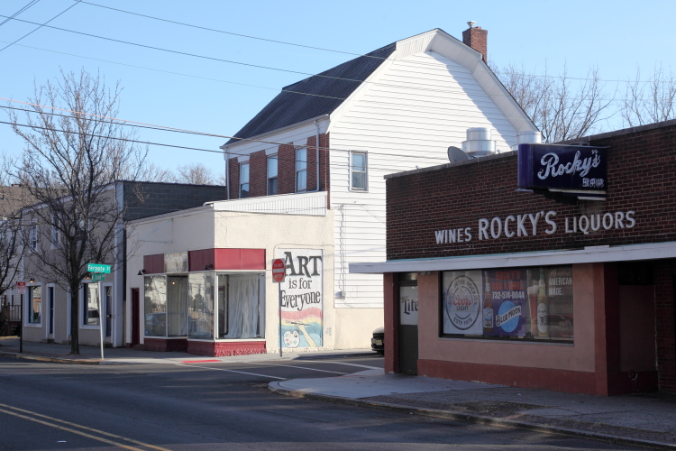 Rocky's Bar & Grill 07065