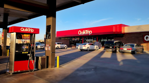 Gas Station «QuikTrip», reviews and photos, 7500 Denton Hwy, Watauga, TX 76148, USA