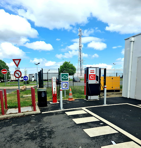 Borne de recharge de véhicules électriques AVIA Charging Station Havrincourt