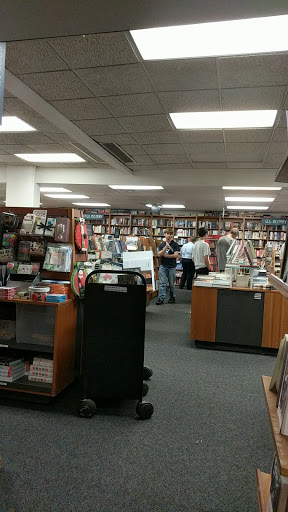 Book Store «Politics & Prose Bookstore», reviews and photos, 5015 Connecticut Ave NW, Washington, DC 20008, USA