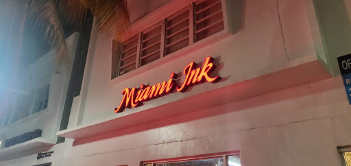 Tattoo Shop «Love Hate Tattoo Studio», reviews and photos, 1360 Washington Ave, Miami Beach, FL 33139, USA