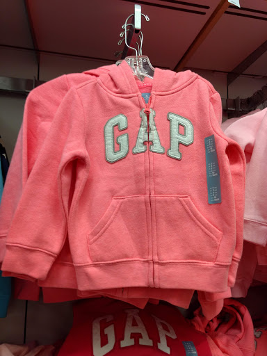 Clothing Store «Gap Outlet», reviews and photos, 264 W 125th St, New York, NY 10027, USA