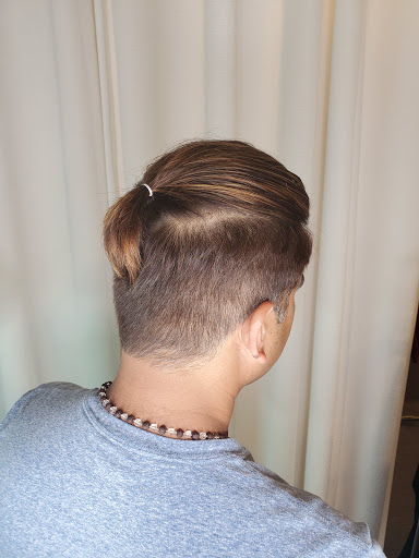 Hair Salon «Allure Designs Salon + Boutique», reviews and photos, 521 N Milwaukee Ave, Libertyville, IL 60048, USA