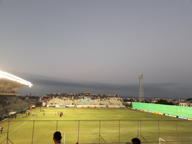 Opiniones de Estadio Jocay en Manta - Campo de fútbol