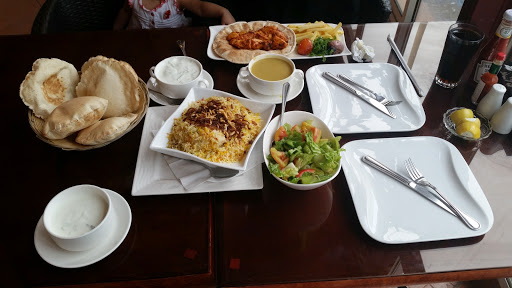 مطعم لو كافيه دي باريس 