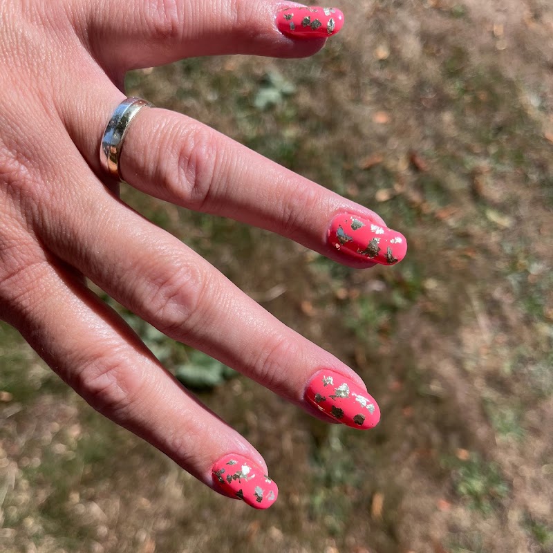 Debby's Nails and Care
