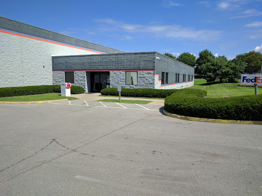 Shipping and Mailing Service «FedEx Ship Center», reviews and photos, 2000 Mercer Rd, Lexington, KY 40511, USA
