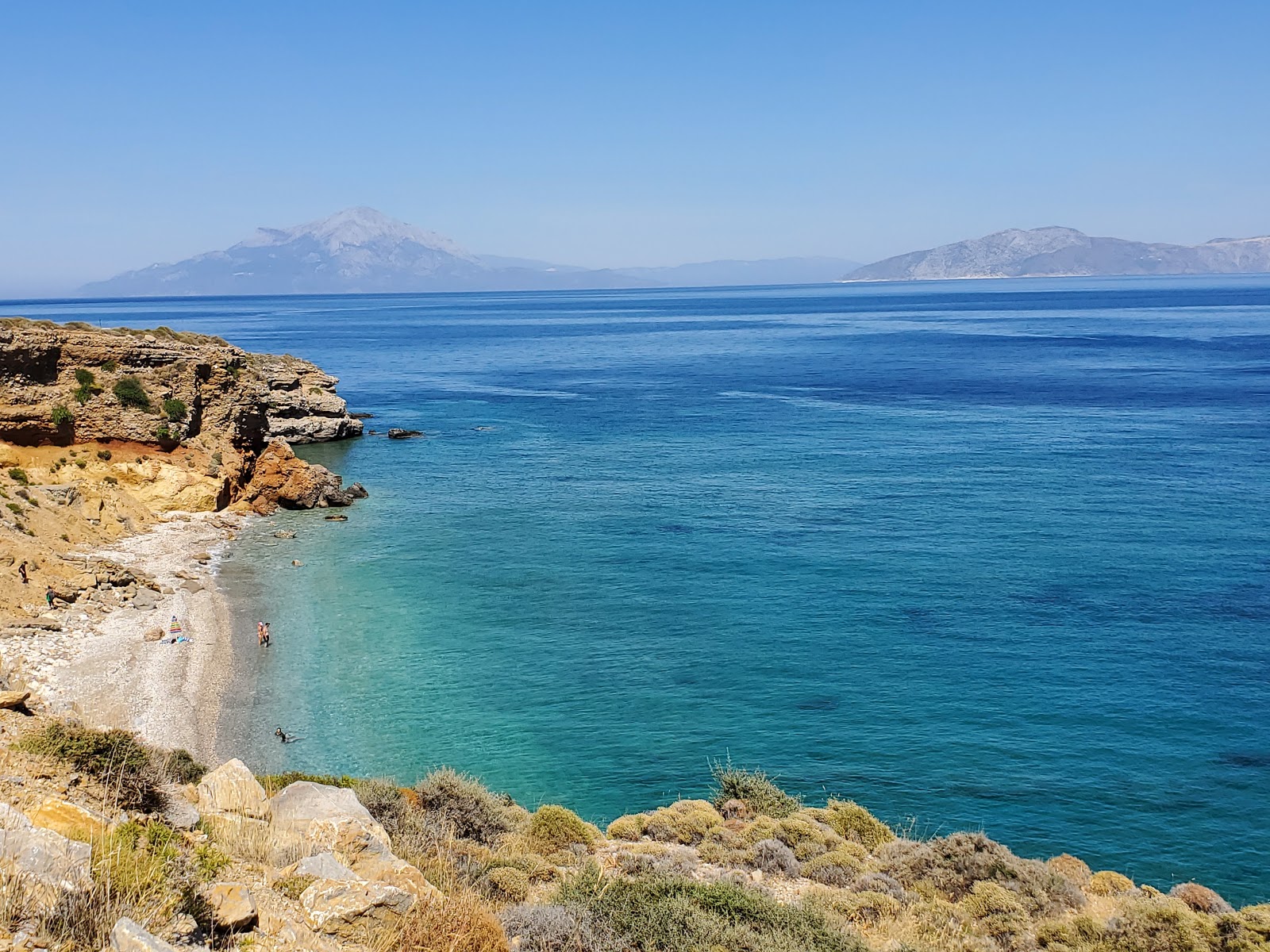 Anefanti beach'in fotoğrafı düz bir kıyı şeridi ile birlikte
