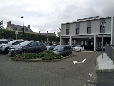 Parking des urgences du centre hospitalier à Alençon