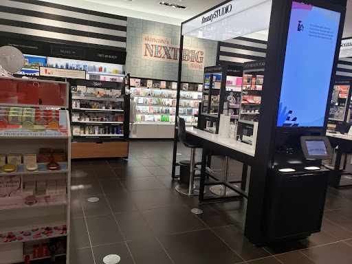 Cosmetics Store «SEPHORA», reviews and photos, 1689 Arden Way #1084, Sacramento, CA 95815, USA