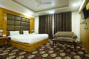 Hotel Natraj International Patnitop image