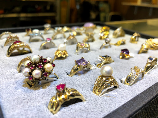 Pawn Shop «Cesar Chavez Pawn & Jewelry», reviews and photos, 2209 East Cesar E Chavez Avenue, Los Angeles, CA 90033, USA