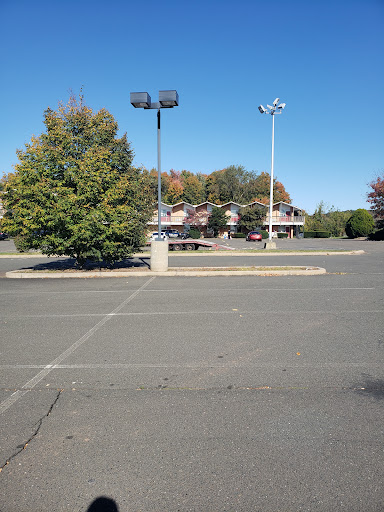 Furniture Store «La-Z-Boy Furniture Galleries», reviews and photos, 3050 Berlin Turnpike, Newington, CT 06111, USA