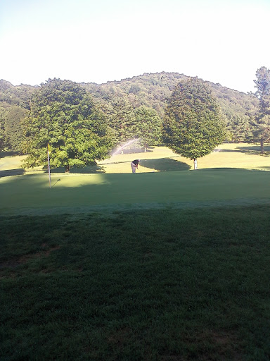 Golf Course «Mountain Glen Golf Club», reviews and photos, 1 Club house Dr, Newland, NC 28657, USA