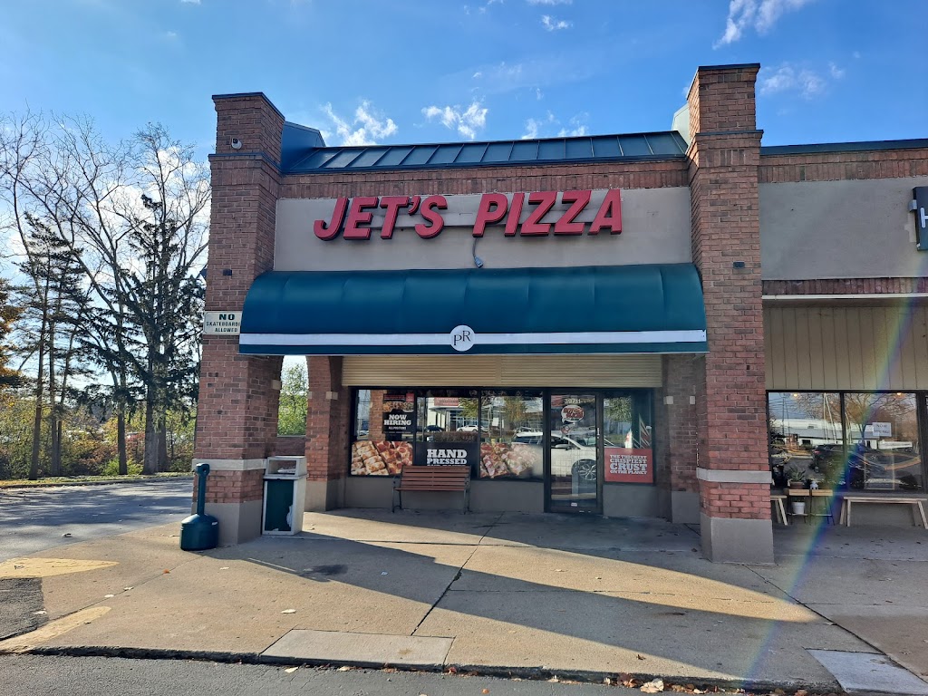 Jet's Pizza 48375