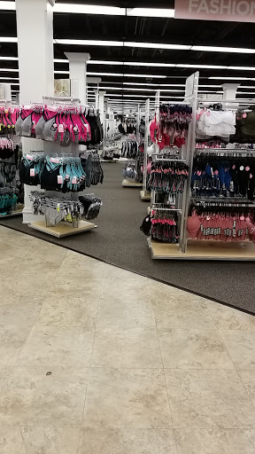 Outlet Mall «VF Outlet Center», reviews and photos, 801 Hill Ave B117, Reading, PA 19610, USA