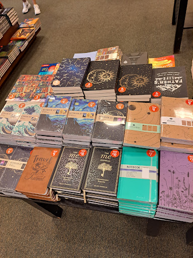 Book Store «Barnes & Noble», reviews and photos, 760 SE Maynard Rd, Cary, NC 27511, USA