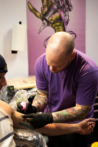 Tattoo Shop «A Thin Line Tattoo», reviews and photos, 9 E Wilson St, Batavia, IL 60510, USA