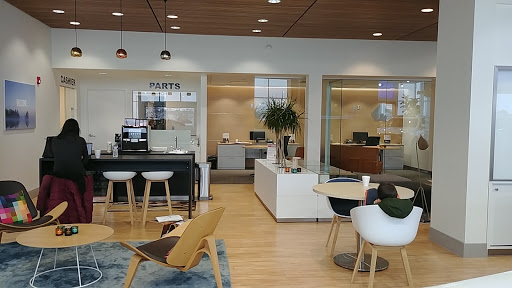 Car Dealer «LaFontaine Volvo Cars of Farmington Hills», reviews and photos, 24730 Haggerty Rd, Farmington Hills, MI 48335, USA