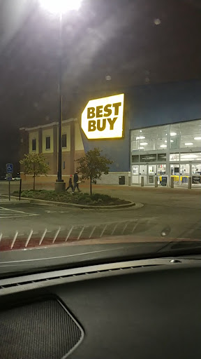 Electronics Store «Best Buy», reviews and photos, 8500 N Flintlock Rd, Kansas City, MO 64157, USA