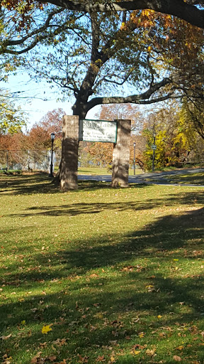 Golf Course «Silver Lake Golf Course», reviews and photos, 915 Victory Blvd, Staten Island, NY 10301, USA