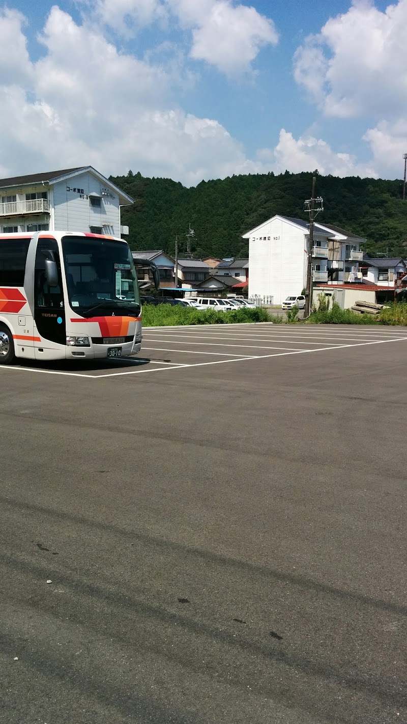 岩本寺バス駐車場