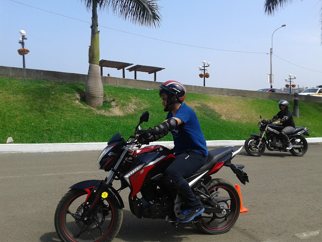 Opiniones de MOTO TOURS LIMA en Chorrillos - Tienda de motocicletas