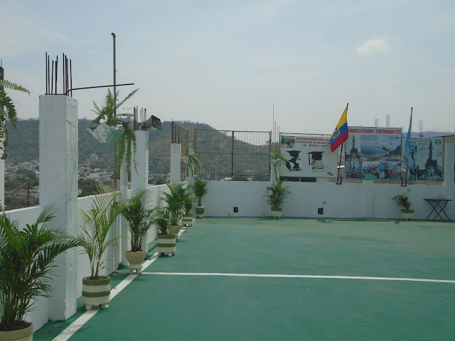 Urdesa : Lomas del Norte 315 Laureles, Guayaquil, Ecuador
