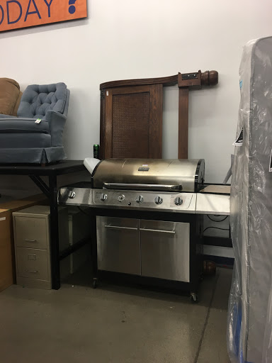 Thrift Store «Higley & Queen Creek Goodwill Retail Store & Donation Center», reviews and photos, 4570 S Higley Rd, Gilbert, AZ 85297, USA