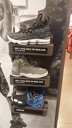 Clothing Store «Nike Factory Store», reviews and photos, 10700 Factory Shop Blvd, Gulfport, MS 39503, USA