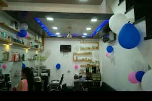 AZAD UNISEX SALON (आजाद यूनीसेक्स सैलून ) image