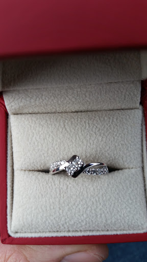 Jewelry Store «Kesslers Diamonds», reviews and photos, 5075 S 76th St, Greenfield, WI 53220, USA