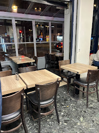 Atmosphère du Restaurant turc Restaurant Le Mondial - Meilleur kebab de Paris - n°7