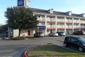 InTown Suites Extended Stay San Antonio TX - Nacogdoches Road image