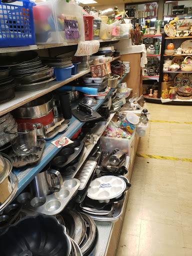 Thrift Store «H2O Help & Hope To Others», reviews and photos, 451 SE Maple St, Dallas, OR 97338, USA