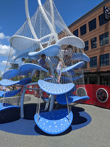 Shopping Mall «Monon Square Shopping Center», reviews and photos, 620 S Rangeline Rd, Carmel, IN 46032, USA