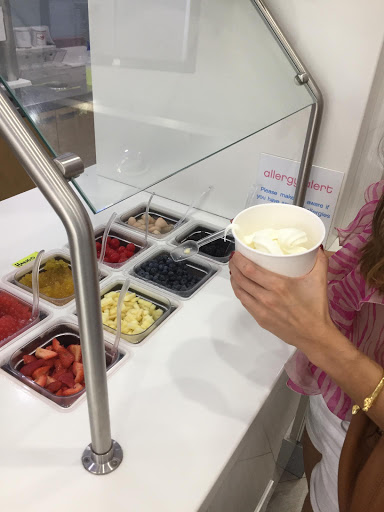 Frozen Yogurt Shop «Yogen Fruz», reviews and photos, 1809 NE 123rd St, North Miami, FL 33181, USA