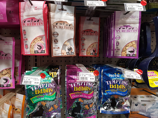 Pet Supply Store «Central Garden & Pet Co», reviews and photos, 13227 Orden Dr, Santa Fe Springs, CA 90670, USA
