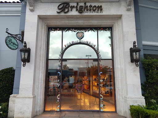 Shopping Mall «Waterside, Marina Del Rey», reviews and photos, 4700 Admiralty Way, Marina Del Rey, CA 90292, USA