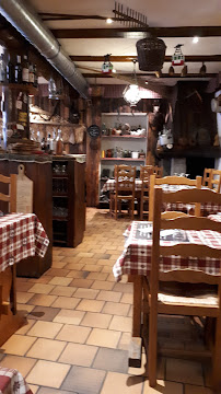 Atmosphère du Restaurant français Le Refuge à Bourg-Saint-Maurice - n°17